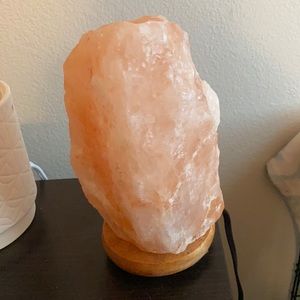 salt lamp. just needs a new bulb.